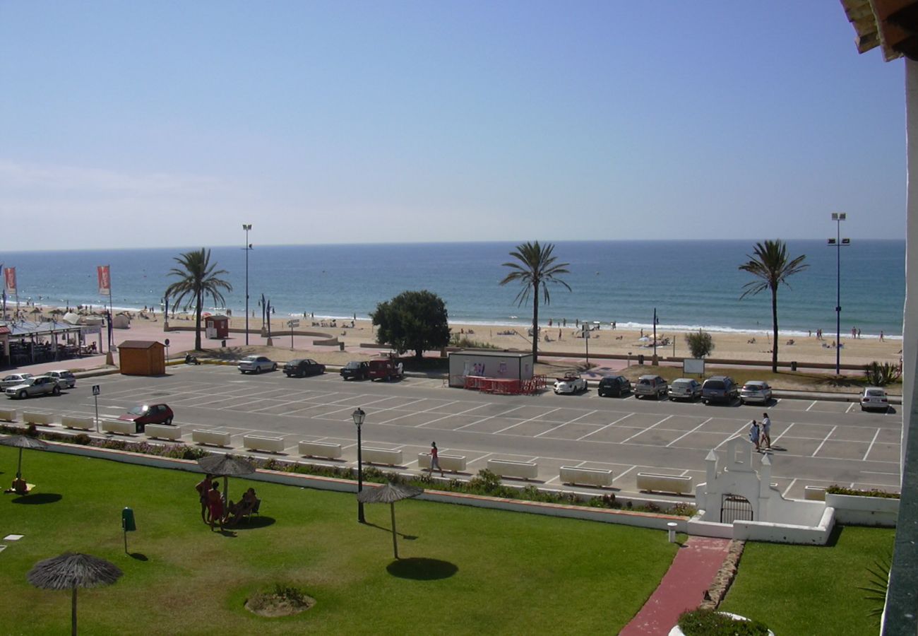 Apartamento en Chiclana de la Frontera - Primera línea de playa - R062 Residencial Pinomar 
