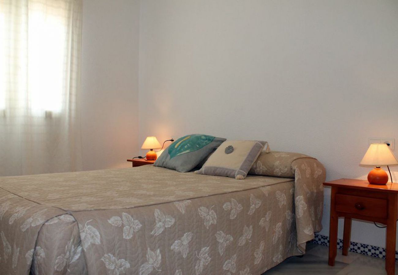 Apartamento en Chiclana de la Frontera - Primera Línea de Playa - R112 Residencial Laja Bermeja 