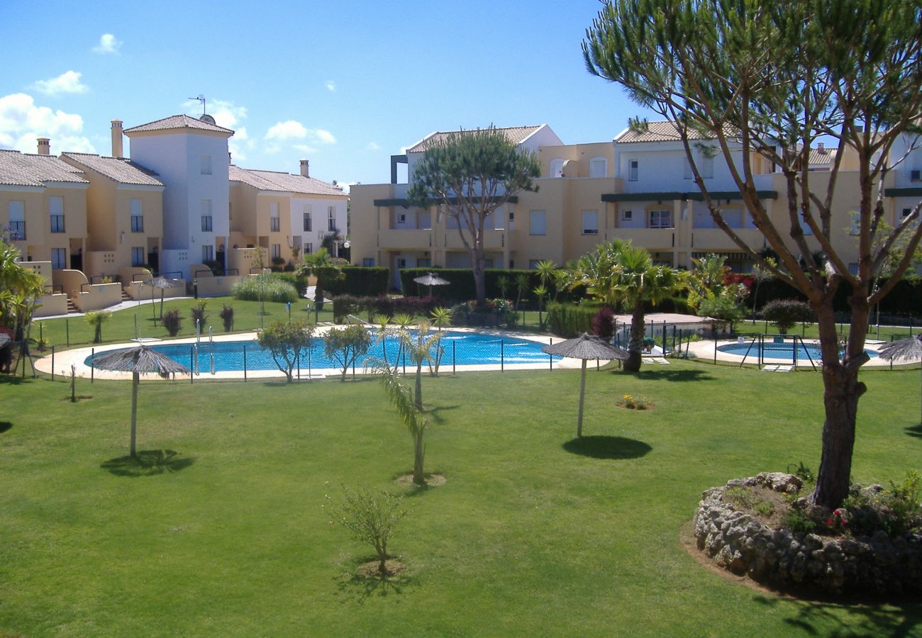 Apartamento en Chiclana de la Frontera - Novo Sancti Petri - R247 Residencial Jardín del Golf II,  1ª 