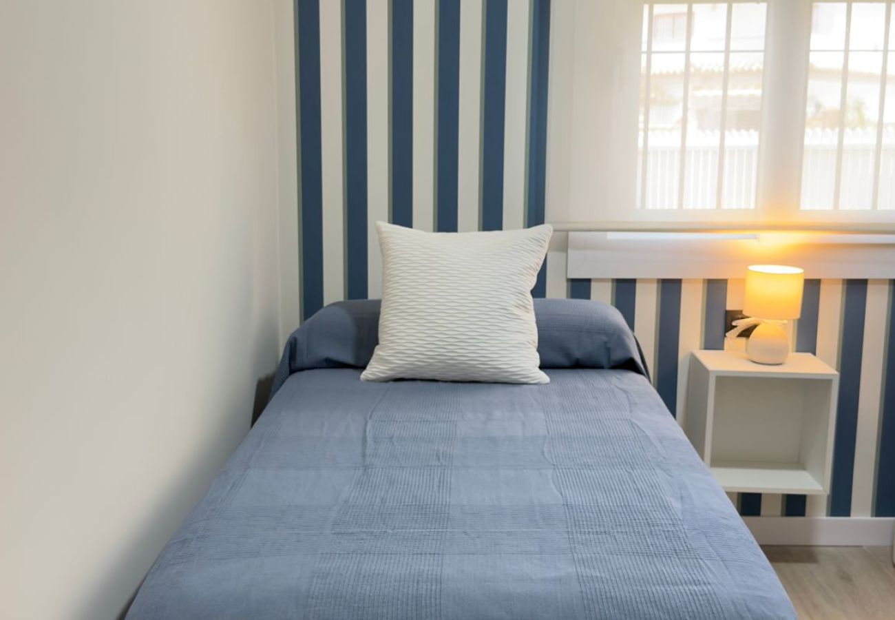 Apartamento en Chiclana de la Frontera - Punto Mágico, apartamento con jardín