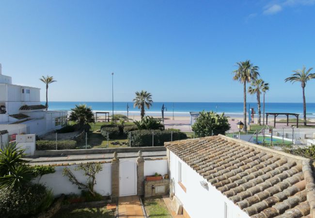 Chalet en Chiclana de la Frontera - Chalet primera línea de playa - R035 La Barrosa