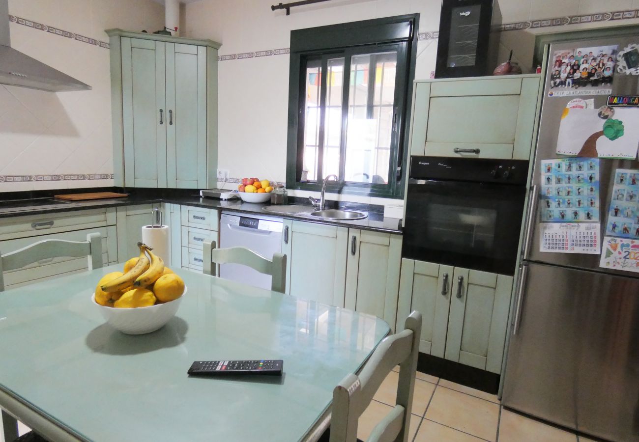 Chalet en Chiclana de la Frontera - Chalet con piscina- R020 CHALET EN RANA VERDE