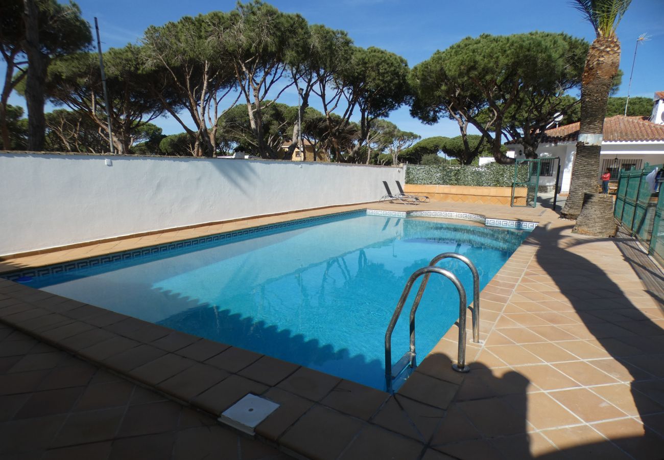 Chalet en Chiclana de la Frontera - Chalet muy céntrico con piscina - R033  Los Pescadores