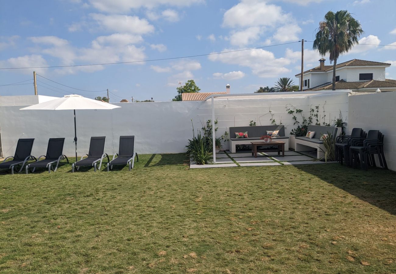 Chalet en Chiclana de la Frontera - Chalet con piscina capacidad 10 personas - R069 Chalet Aurea