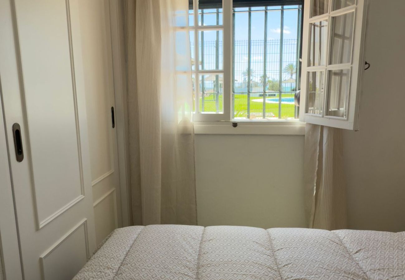 Apartamento en Chiclana de la Frontera - FRENTE AL MAR - R276 Pinar de Don Jesús  -  Acuario