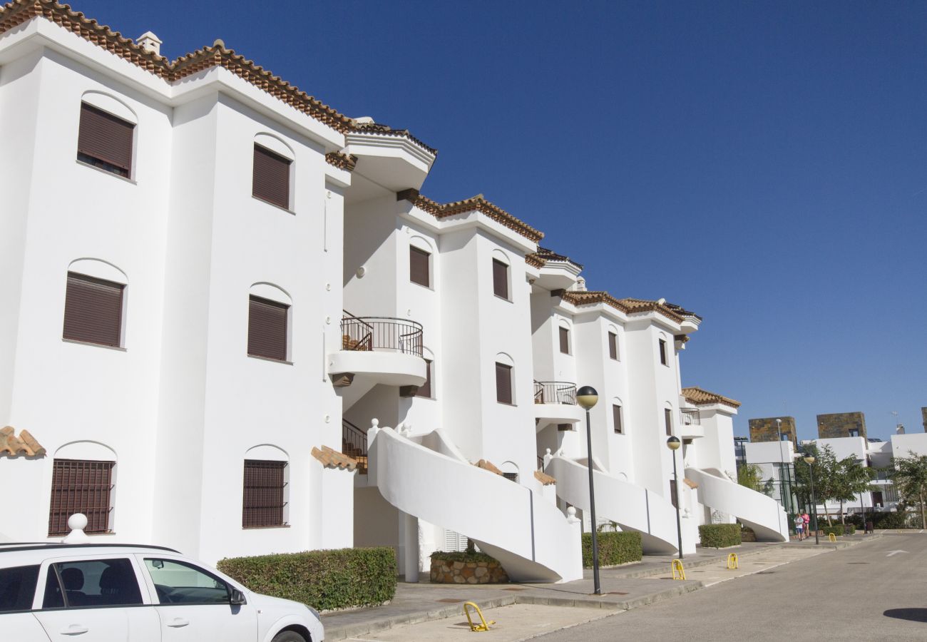 Ferienwohnung in Chiclana de la Frontera - Apartamento con jardín - R149 CSP