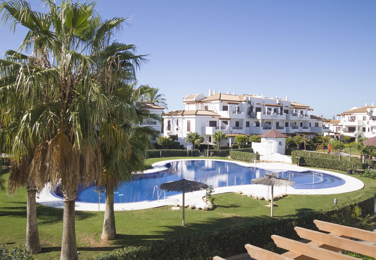 Ferienwohnung in Chiclana de la Frontera - Apartamento con jardín - R149 CSP