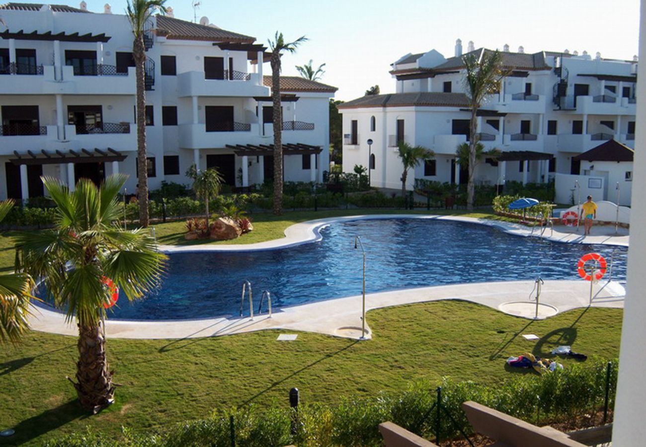 Ferienwohnung in Chiclana de la Frontera - Apartamento bajo con jardín - R153 Residencial CSP