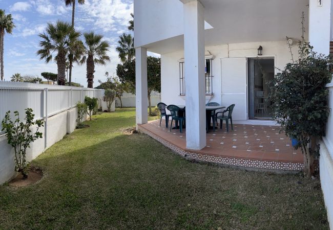 Ferienwohnung in Chiclana de la Frontera - Apartamento bajo con jardín - R029 Pueblo Marinero