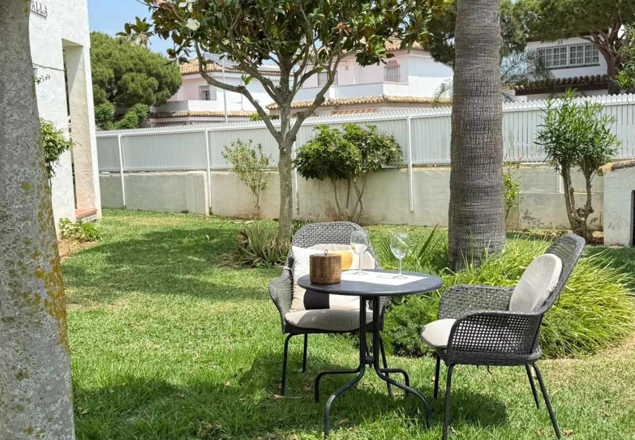 Ferienwohnung in Chiclana de la Frontera - Punto Mágico, apartamento con jardín