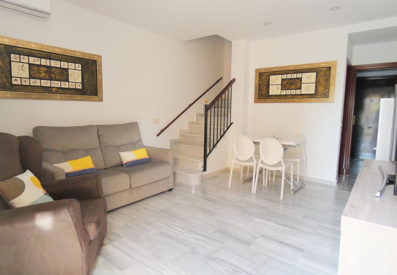 Doppelhaushälfte in Chiclana de la Frontera - Apartamento en Residencial - R023 La Serena