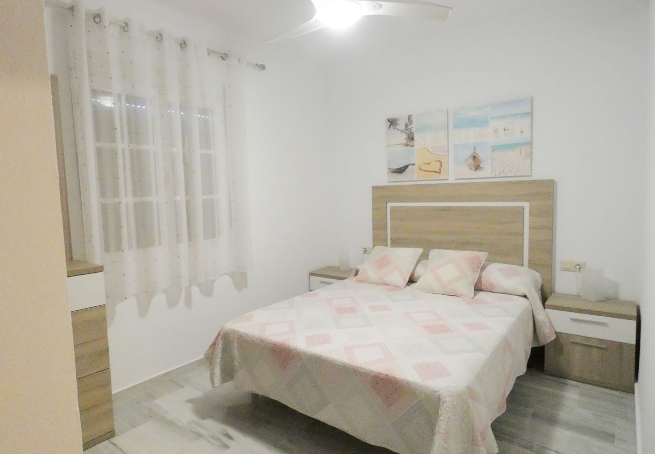 Doppelhaushälfte in Chiclana de la Frontera - Apartamento en Residencial - R023 La Serena