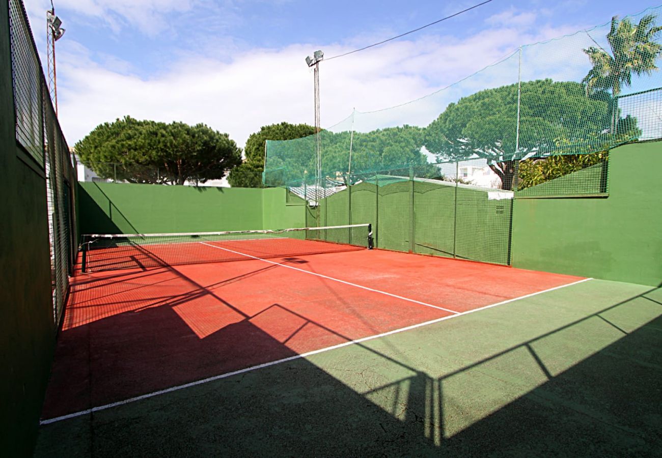 Ferienwohnung in Chiclana de la Frontera - Apartamento planta baja - R277 Urbanización La Almadraba