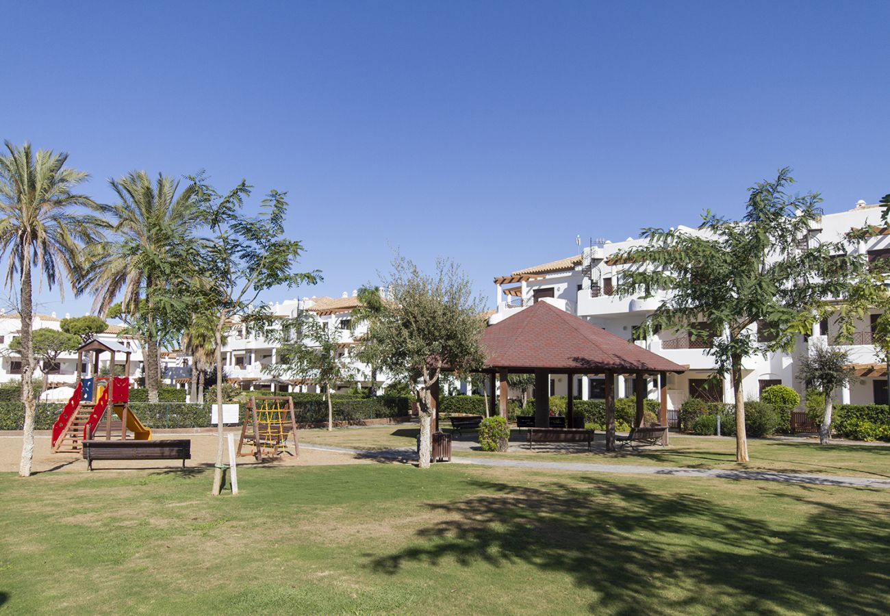 Apartment in Chiclana de la Frontera - Apartamento con jardín - R149 CSP