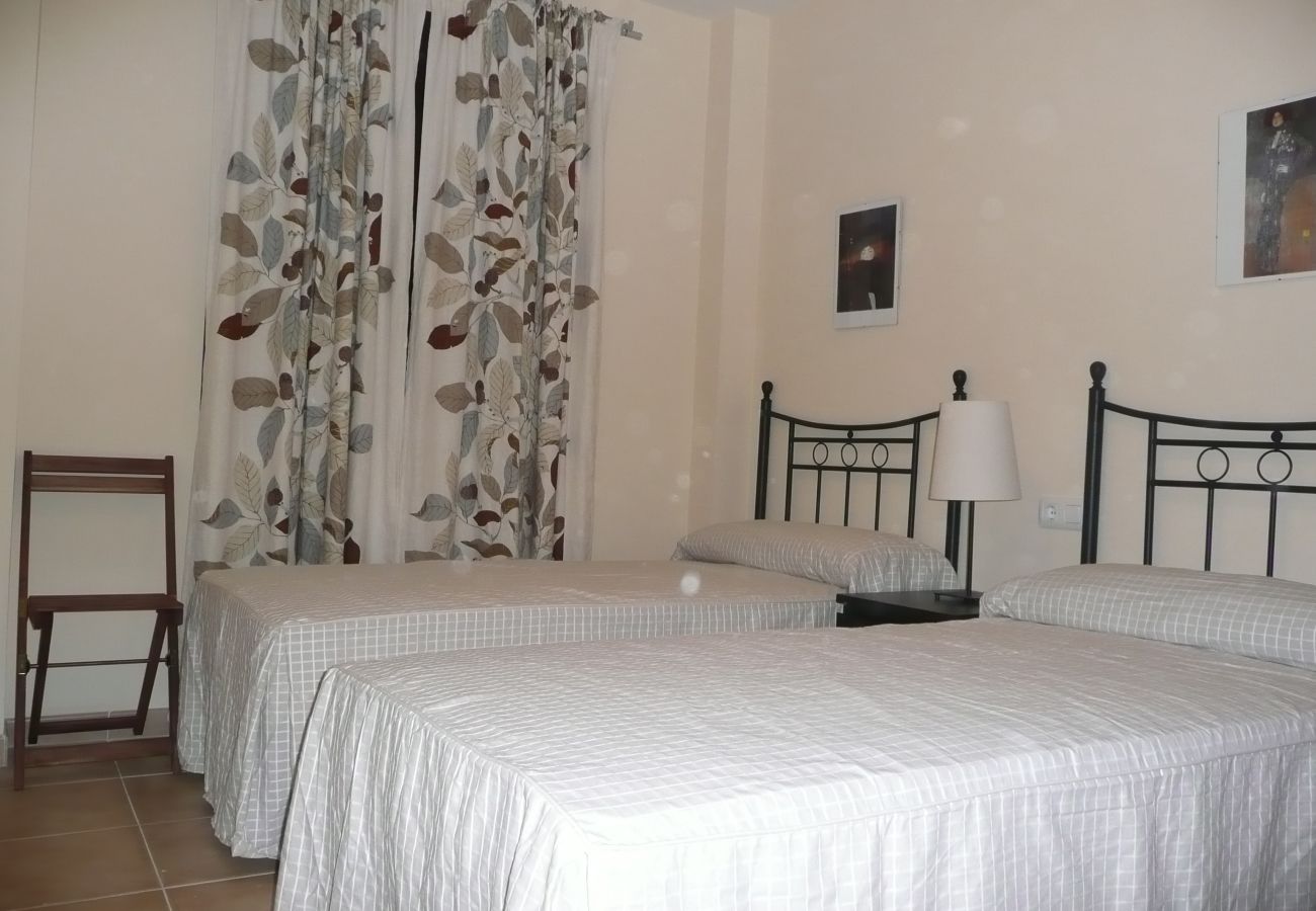 Apartment in Chiclana de la Frontera - Apartamento con jardín - R149 CSP