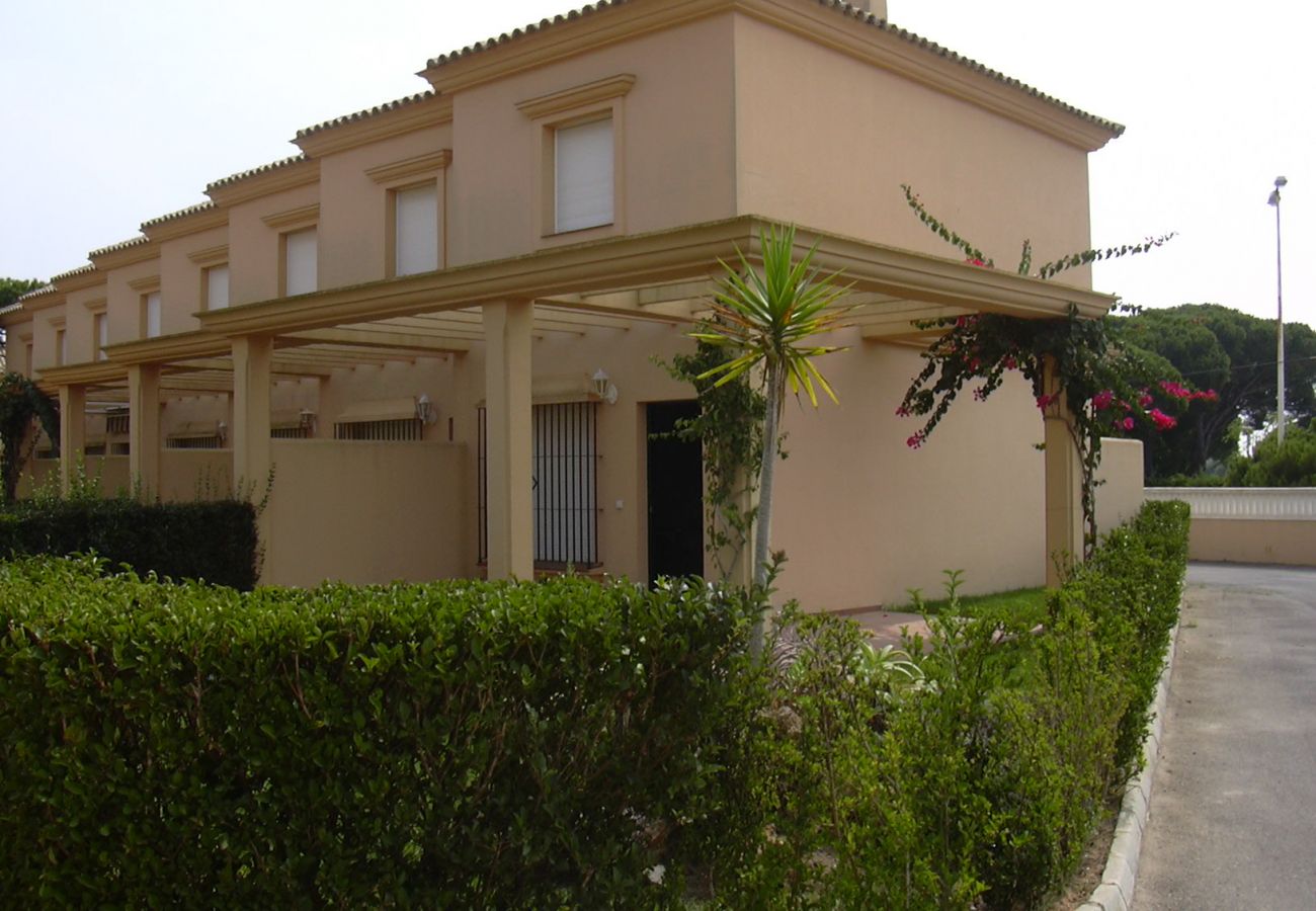 House in Chiclana de la Frontera - Adosado con jardín - R300 Residencial  La Serena
