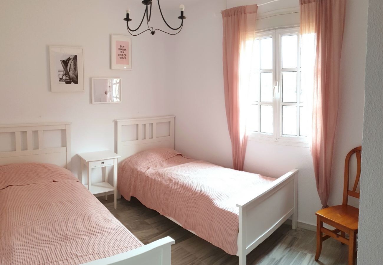 Terraced House in Chiclana de la Frontera - Adosado cerca del Mar - R076 La Serena