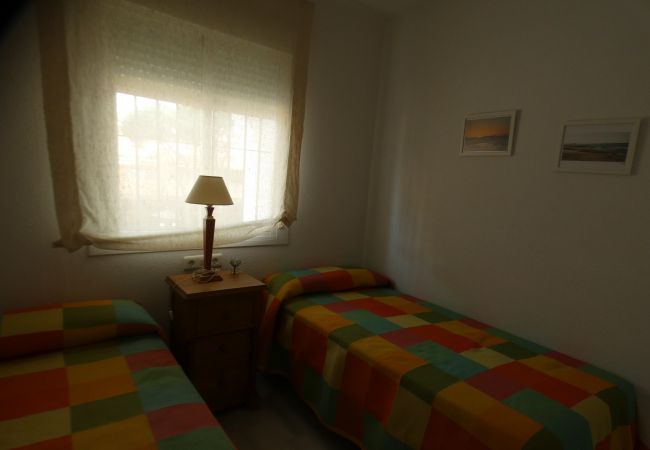 Apartment in Chiclana de la Frontera - Apartamento luminoso - R015 VELEROS
