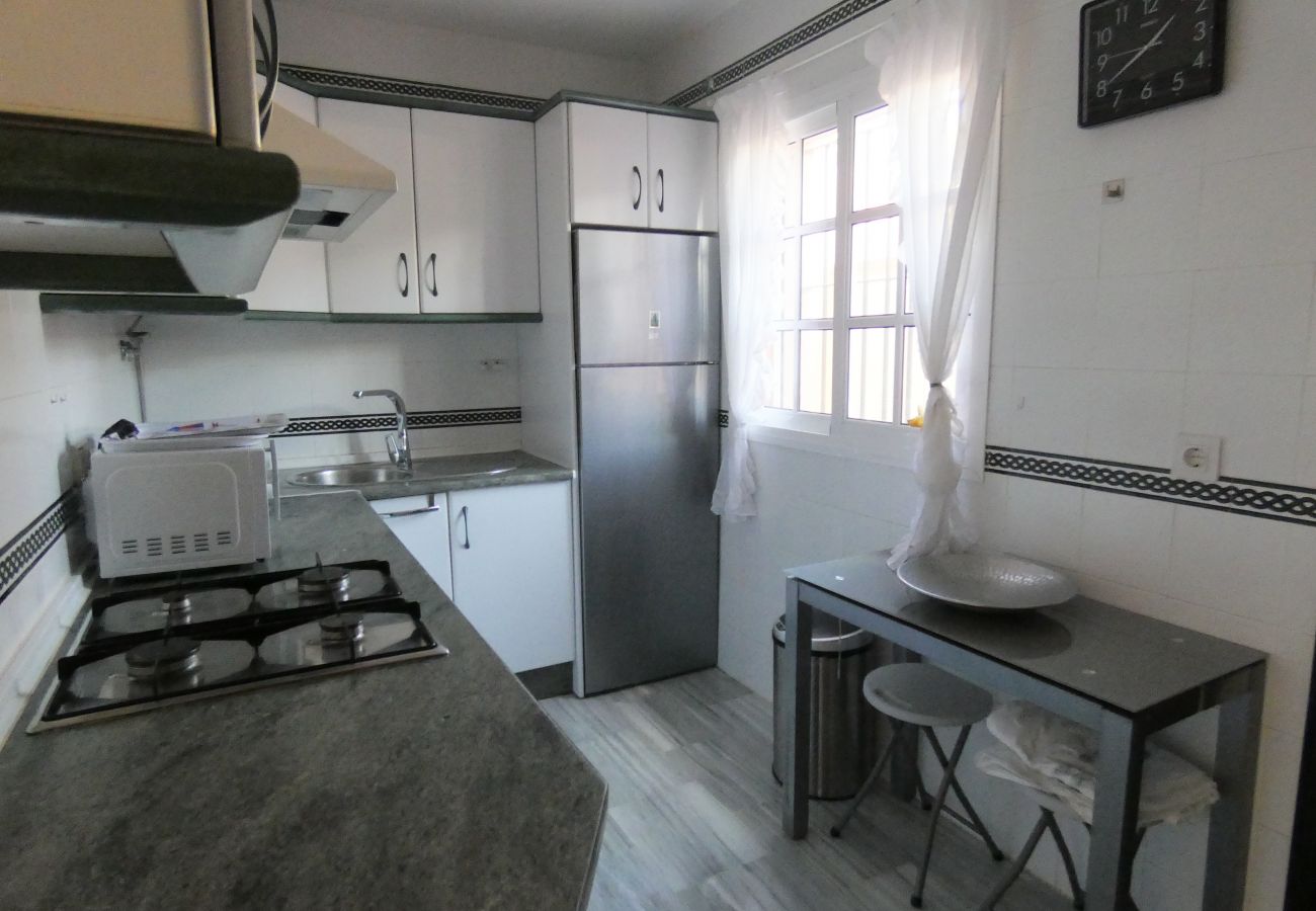 Terraced House in Chiclana de la Frontera - Apartamento en Residencial - R023 La Serena