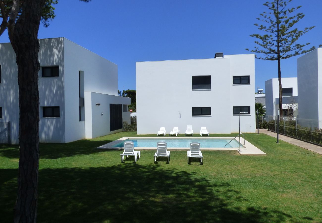 Villa in Chiclana de la Frontera - VILLAS DEL PINAR PLAYA LA BARROSA 6 R122