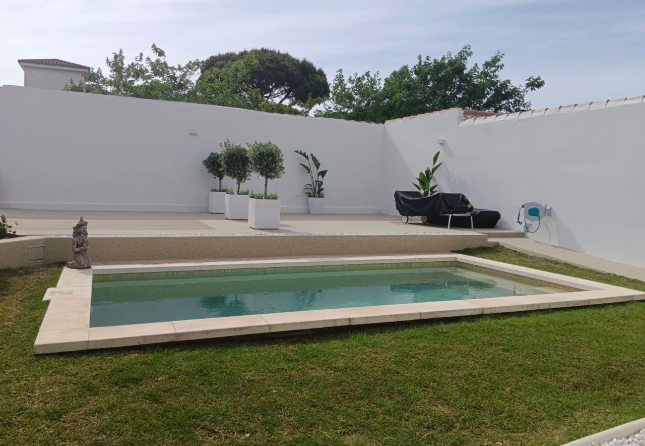 Cottage in Chiclana de la Frontera - R103 Chalet Alcalde de Zalamea