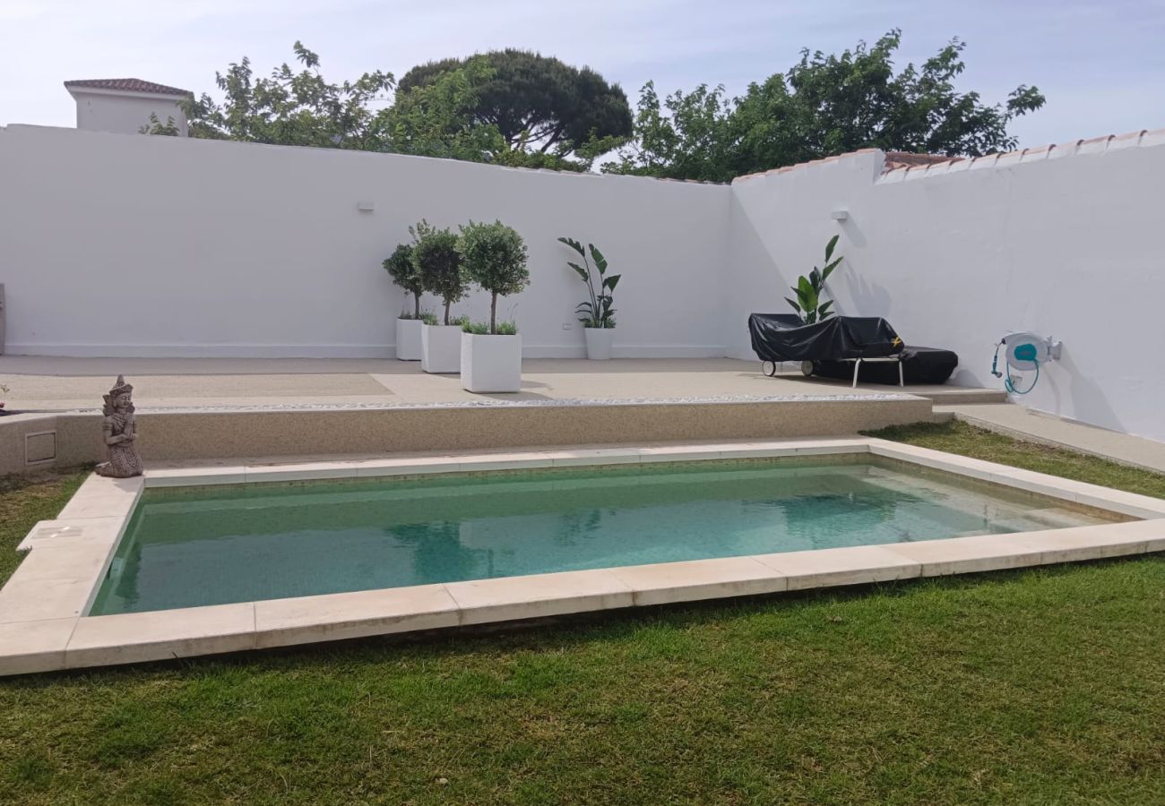 Cottage in Chiclana de la Frontera - R103 Chalet Alcalde de Zalamea