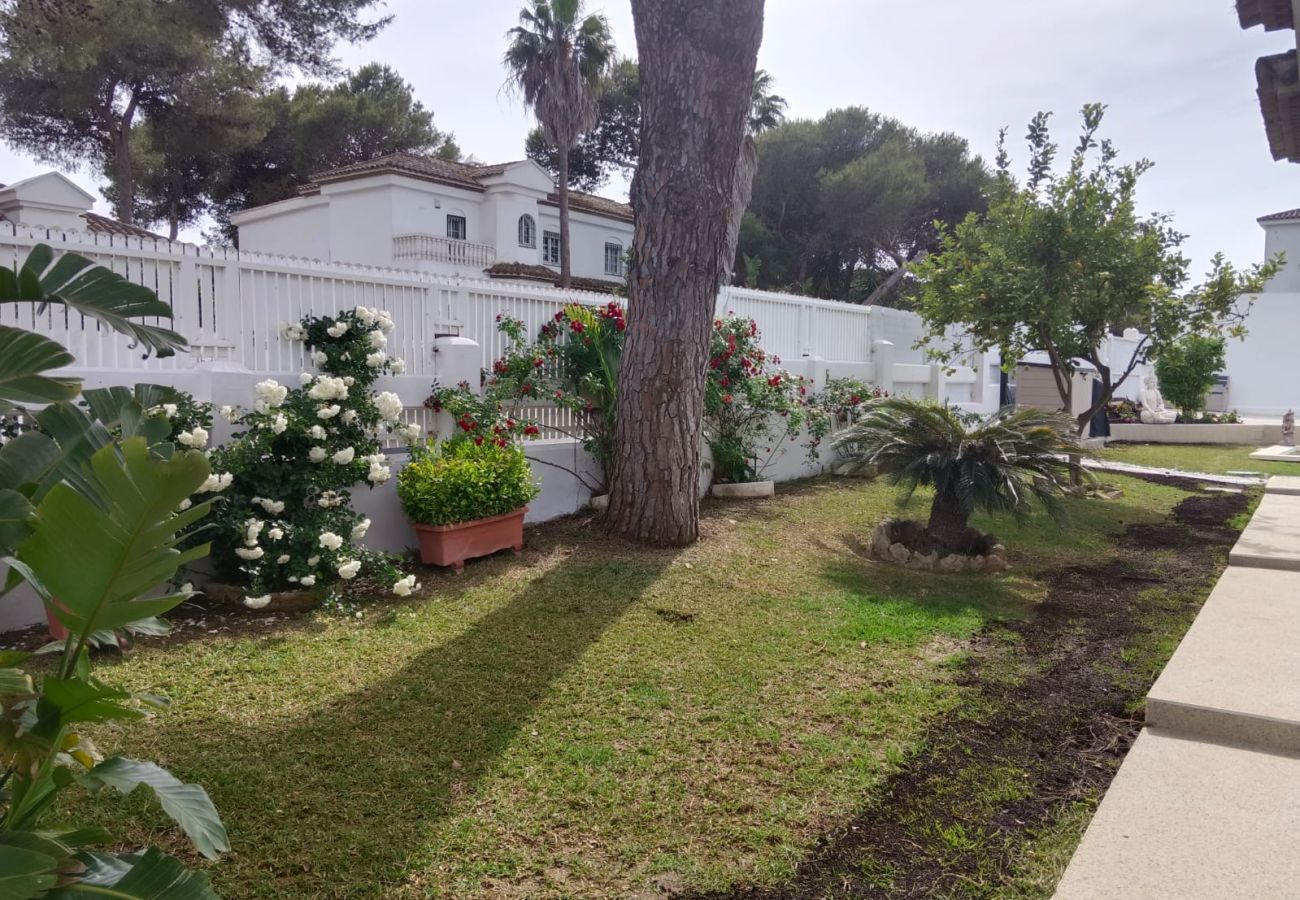 Cottage in Chiclana de la Frontera - R103 Chalet Alcalde de Zalamea