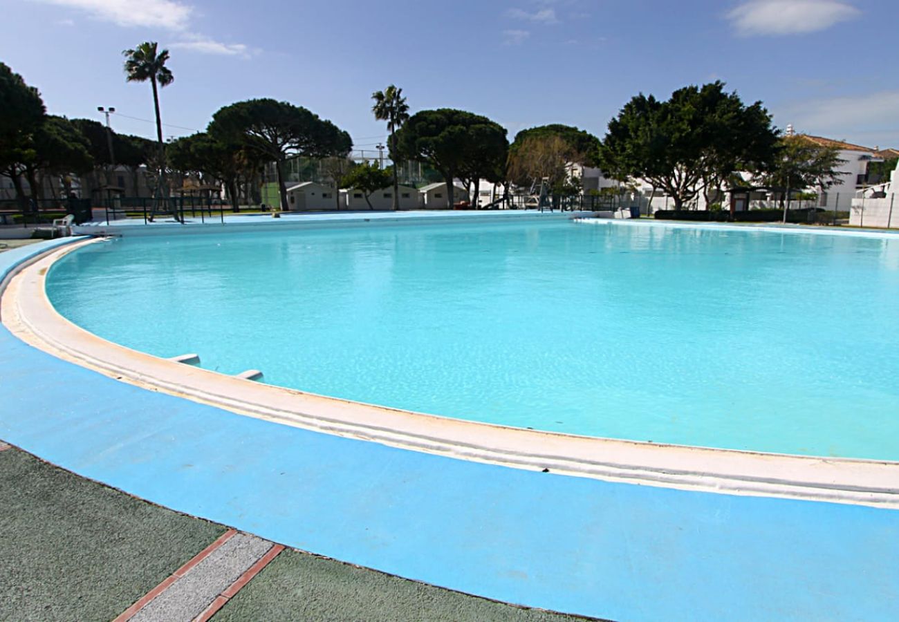 Apartment in Chiclana de la Frontera - Apartamento planta baja - R277 Urbanización La Almadraba