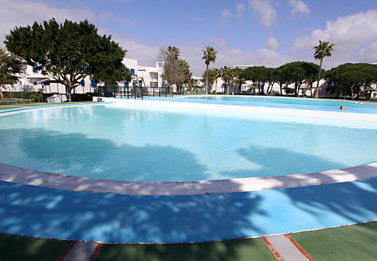 Apartment in Chiclana de la Frontera - Apartamento planta baja - R277 Urbanización La Almadraba