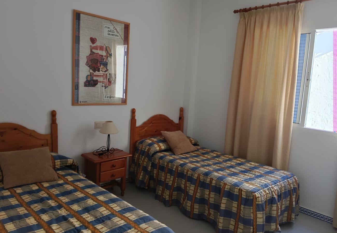 Apartment in Chiclana de la Frontera - Apartamento planta baja - R277 Urbanización La Almadraba